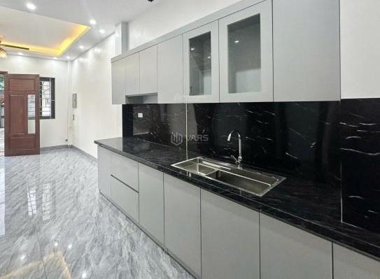 Cho thuê nhà thang 🏢 máy An Dương Vương-Tây Hồ, 30m2, 5 tầng, 4 ngủ, 15tr