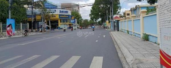 Cần bán Nhà trong hẻm 64m²