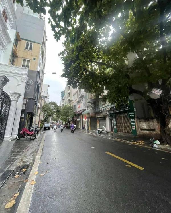 Bán Nhà mặt phố 112m²