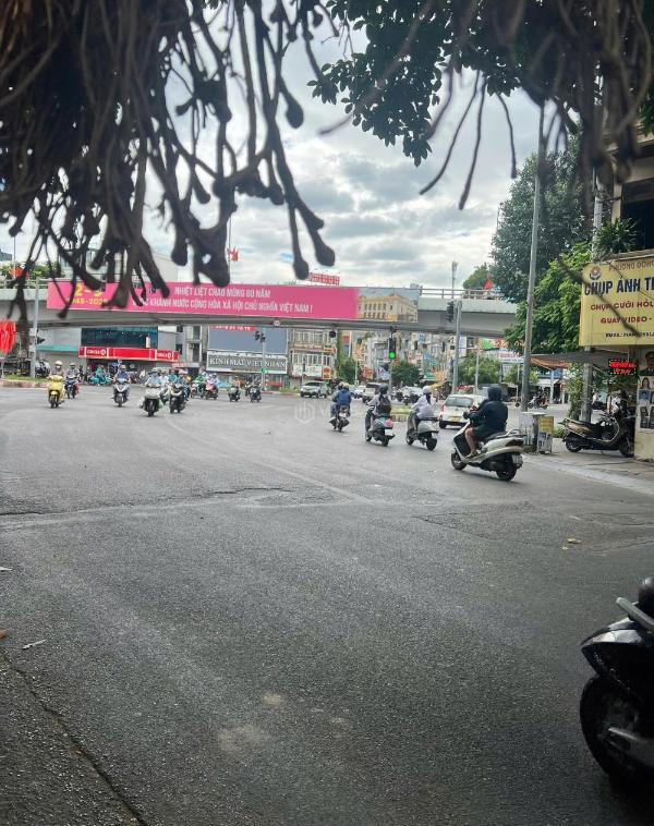 Bán Nhà mặt phố 108m²