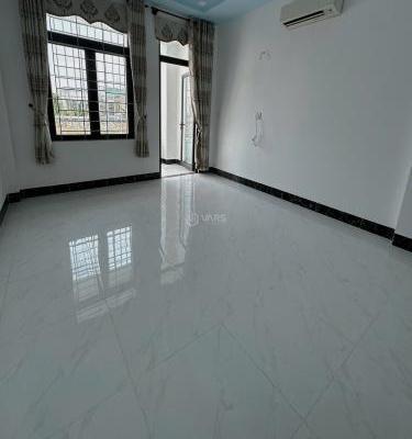 Nhà 1 trệt 1 lầu có 4PN KDC Chợ 🏡 Chùa,sổ hồng công chứng ngay