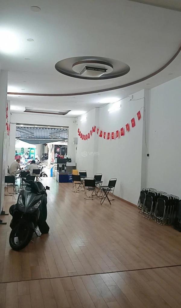 Bán Nhà mặt phố 100m²