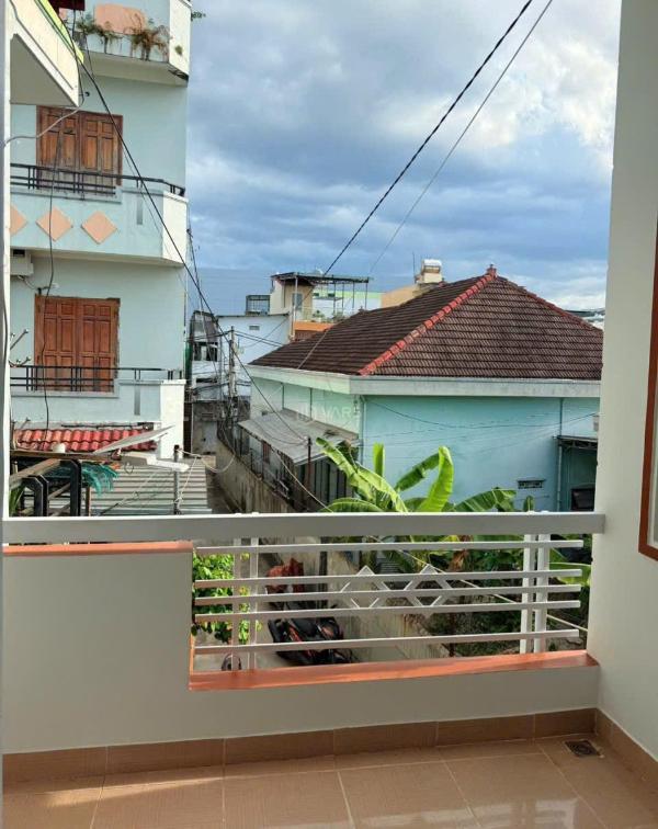 1chiếc nhà xinh 2tầng 🌊 mê mái đúc 3pn 2wc vị trí trung tâm đầy đủ tiện ích