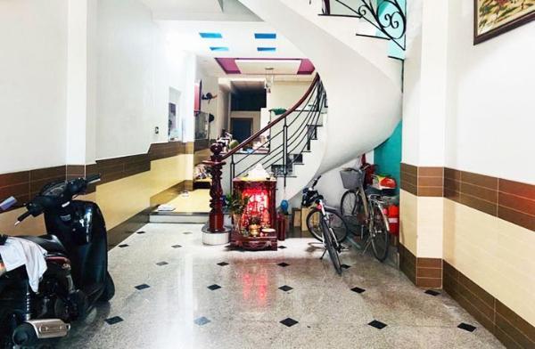 Chủ cần bán Nhà mặt phố 125m²