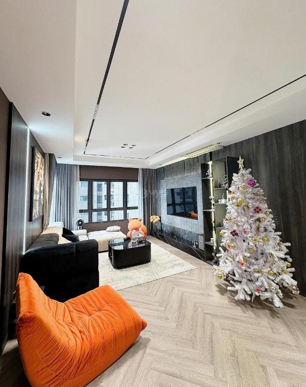 Bán 🏠 gấp căn hộ mulberry lane 2pn 1, full đồ đẹp, giá 7.9 tỷ