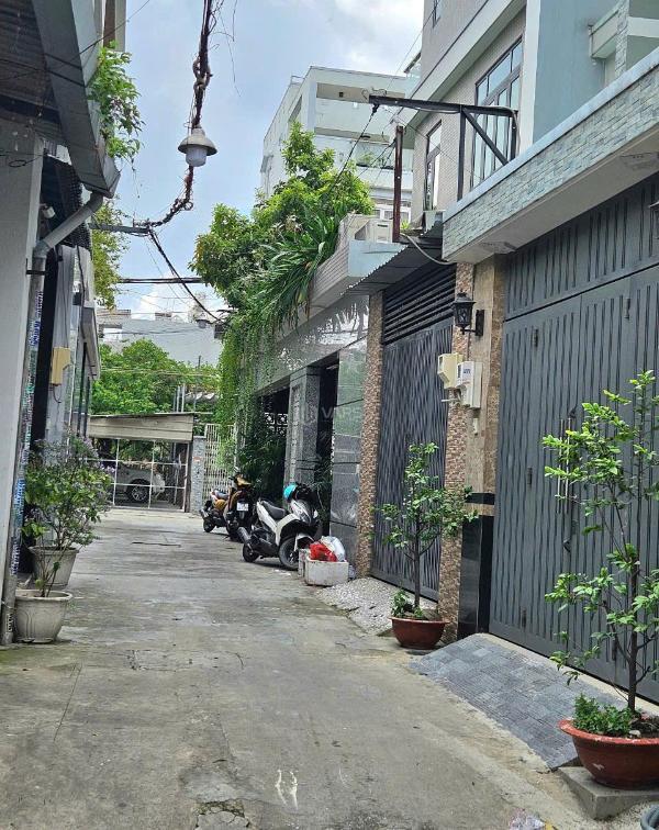 Chủ cần bán Nhà trong hẻm 95m²