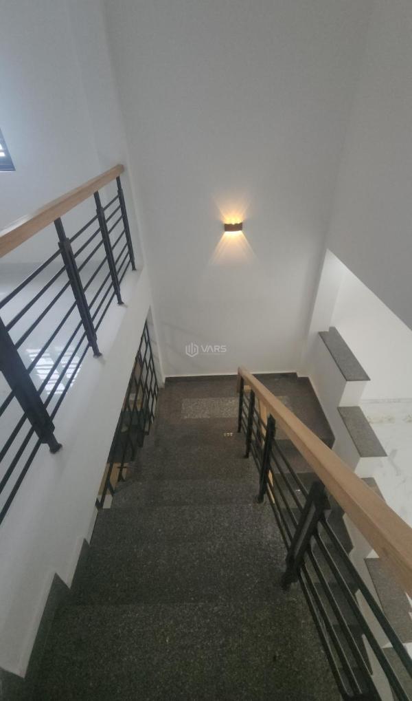 Bán Nhà mặt phố 90m²