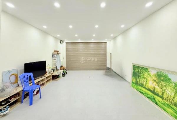 Bán nhà đống 🏠 đa hoàng cầu nhà đẹp 57m2 x 7 t thang máy gara cạnh quận uỷ