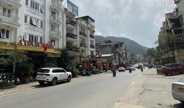 Bán khách sạn vip nhất đường N1 đối diện cổng chợ + bến xe sapa lào cai với 🏘️ giá 115tỷ