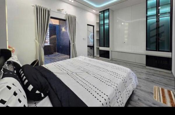 Chủ cần bán Nhà mặt phố 76m²