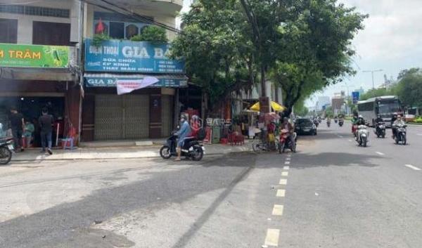 Chủ cần bán Nhà mặt phố 90m²