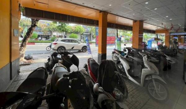 Bán 🏬 nhà 2L mặt tiền Đồng Khởi, vị trí đẹp gần Đại học đồng Nai. 8,4x24m 202m. Giá rẻ 29 tỷ