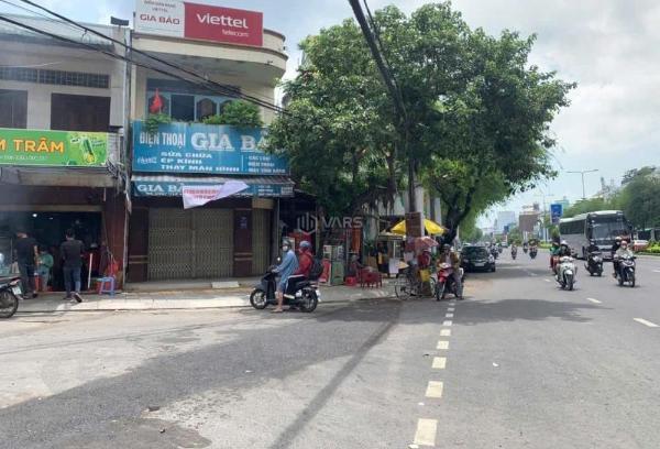 Bán Nhà mặt phố 90m²