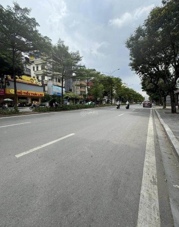 Chủ cần bán Nhà mặt phố 265m²