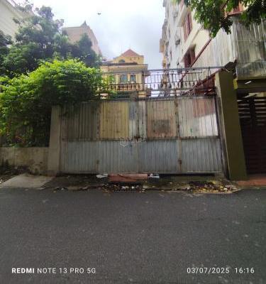 Chủ cần bán Nhà mặt phố 150m²