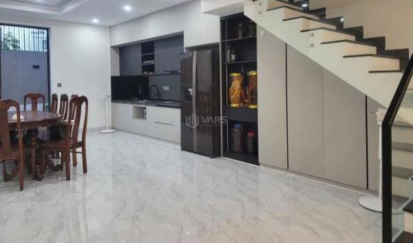 Chủ cho thuê Nhà mặt phố 100m²