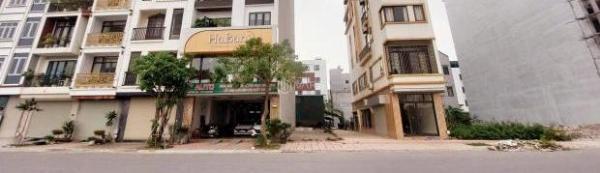 Mặt phố Gia Thượng, Đường 30m, View 🔥 Công Viên, Vỉa Hè, Vị Trí có 1 0 2 khu TĐC Ngọc Thụy.