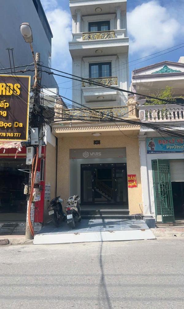 Chủ cần bán Nhà mặt phố 80m²