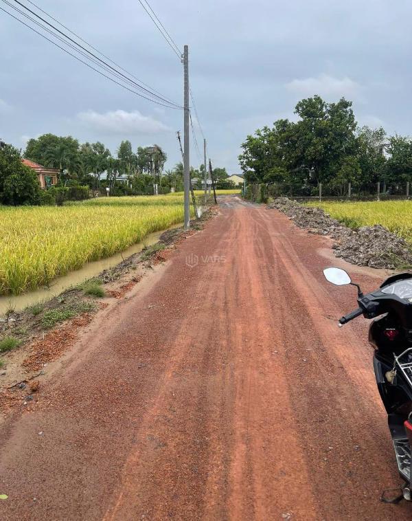 Nền đất thổ lô góc 146m2 🏢 mt xe hơi xã tân lân giá ngộp 650tr