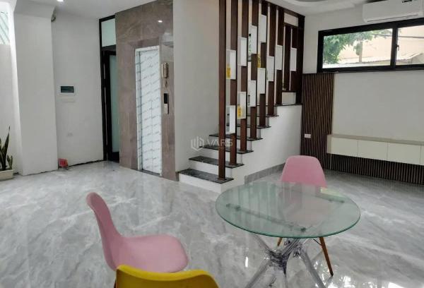 Bán nhà 62m2, mt-4m, 🏤 thang máy 50 ra phố nguyễn văn cừ long biên, 10 tỷ