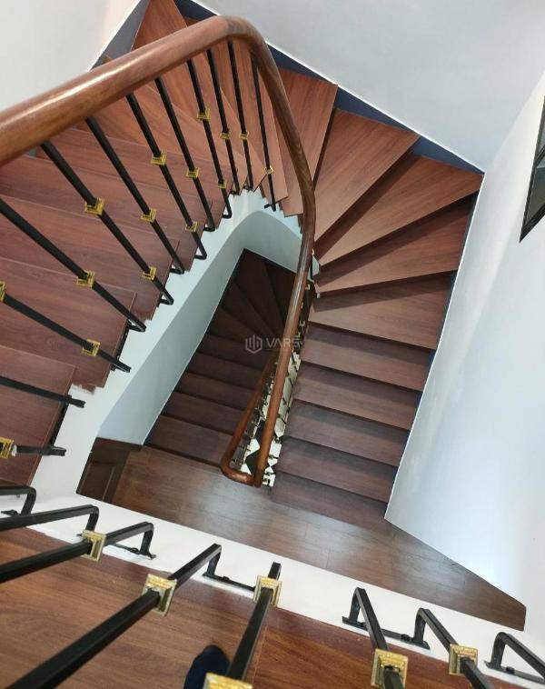 Bán gấp giá rẻ ngõ 1 tổ 8 ngọc hồi, vĩnh khang 52m, 5 tầng, mặt tiề 🏡 3.4m, 6.7 tỷ