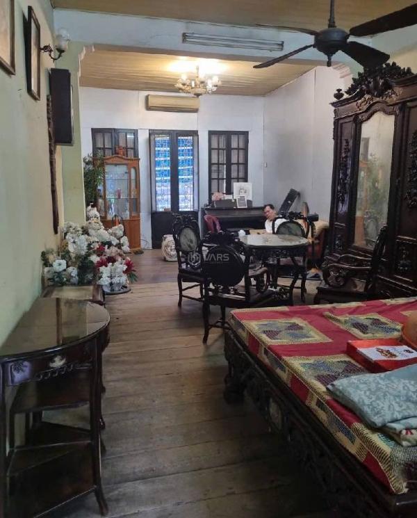 Bán Nhà mặt phố 144m²