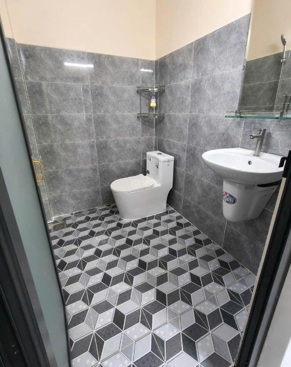 Chủ cần bán Nhà trong hẻm 104m²