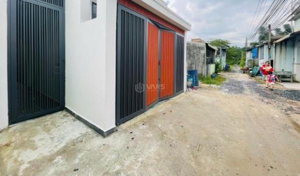 Bán 2 Căn Nhà Cấp 4 🏚️ Sau Lưng Chợ Giáp Hóc Môn, 100m2, Sổ Hồng Riêng