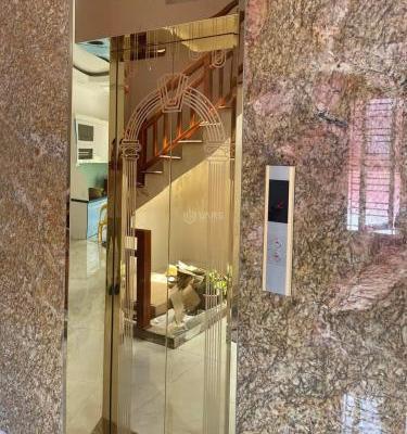 Nhà mình cho thuê nhà lô góc, mới, Mai Hắc Đế; vỉa 🏤 hè 115m2* 5T- 46 Tr