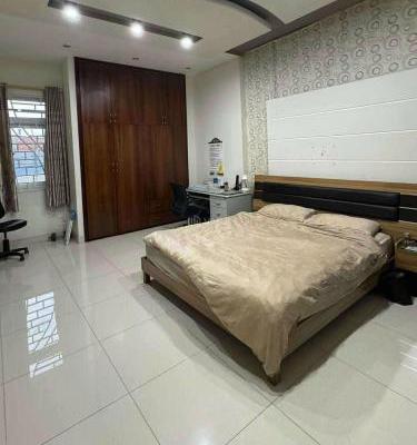 Cho thuê Nhà trong hẻm 90m²