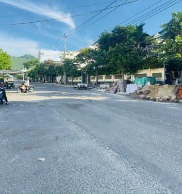 CẦN BÁN LÔ ĐẤT MẶT TIỀN ĐƯỜNG TRẦN KHÁT 🏣 CHÂN, TP NHA TRANG GIÁ 10,5 TỶ