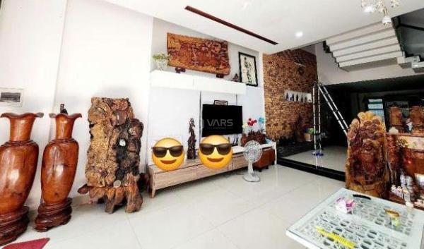 Bán Nhà mặt phố 100m²