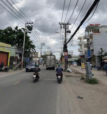 Bán Nhà mặt phố 140m²