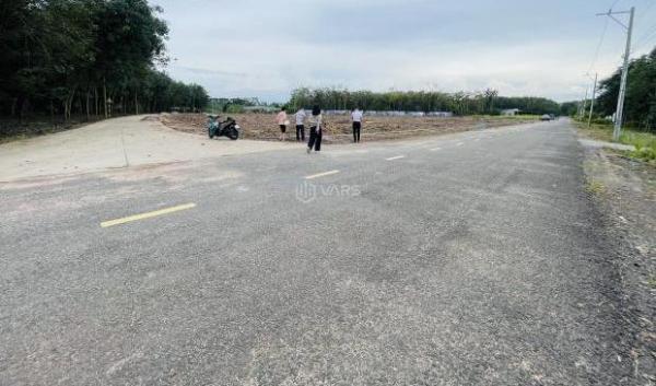 SANG RẺ MÃNH ĐẤT (100X50=5.000M2) THỔ CƯ SHR MT NHỰA DH 519 NGAY CHỢ DÂN ĐÔNG GIÁ 🆘 140 TRIỆ