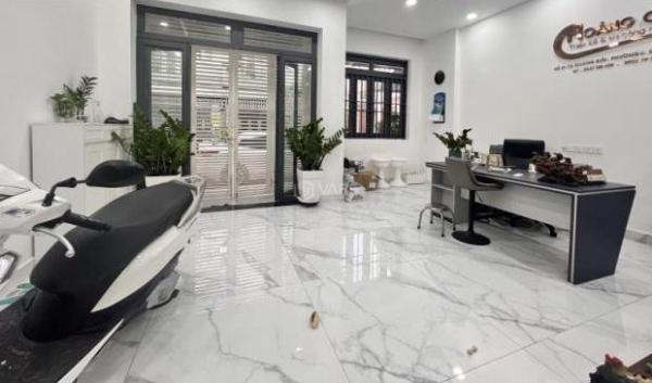 Bán nhà 1 Trệt 1 Lầu và Sân Thượng, SHR đường nhựa 10m 🏘️ thông tứ tung,gần Bcons