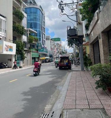 Cho thuê 🏚️ nhà mặt tiền đường Huỳnh Văn Bánh, Phú Nhuận tiện ở và kinh doanh với 7PN, 8WC