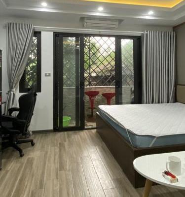 Cho thuê Căn hộ Apartment tại ngõ 🏢 193 Trích Sài. Ban công thoáng View mặt hồ. Chỉ 6.5tr