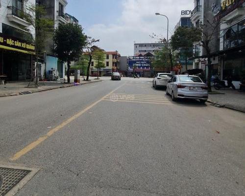 Ngay giữa trung tâm 🏘️ của trung tâm Trâu Quỳ có 56m2 đất ô tô siêu đẹp. Lh 09898*****