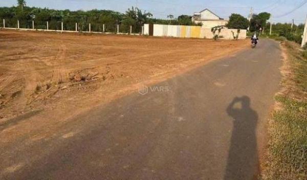 18x30 80 thổ cư, mặt tiền đường nhựa, gần 🏬 hồ Đá Bàng giá 1ty4