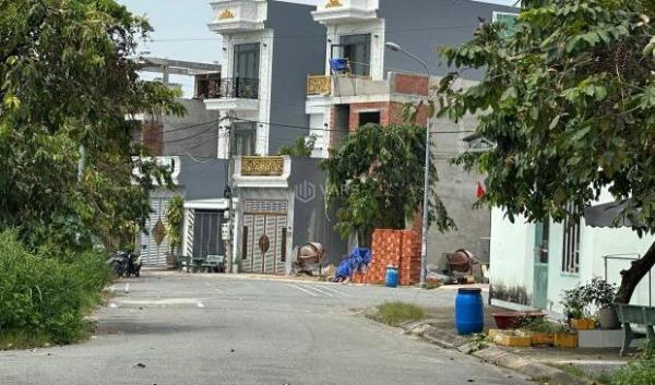 Bán đất Đông Hòa,chỉ 1 lô 🏦 duy nhất,đường nhựa 10M thông tứ hướng,giá rẻ