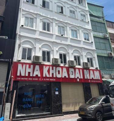 Tòa nhà 5 tầng, dt: 12m x 10m, mặt tiền Huỳnh 👍 Văn Bánh - Phú Nhuận, Giá chỉ 29 tỷ.