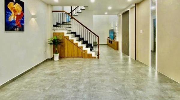 B.án nhà hơn 🏬 8 tỷ, ô tô đỗ, ra vào, diện tích 40m2