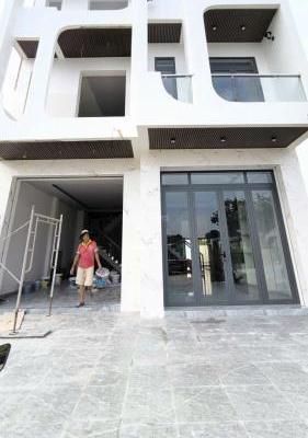 SIÊU RẺ TRUNG TÂM THỦ DẦU MỘT – NHÀ 🏡 ĐẸP 3 TẦNG CHỈ NHỈNH 2 TỶ