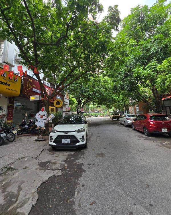 <mark style="background-color: transparent; font-weight: 400; ">Làng kiêu châu âu hà đông - vị trí kinh doanh dt 77m2 x 🌊 4 tầng mt 4m - giá 2xtỷ</mark>