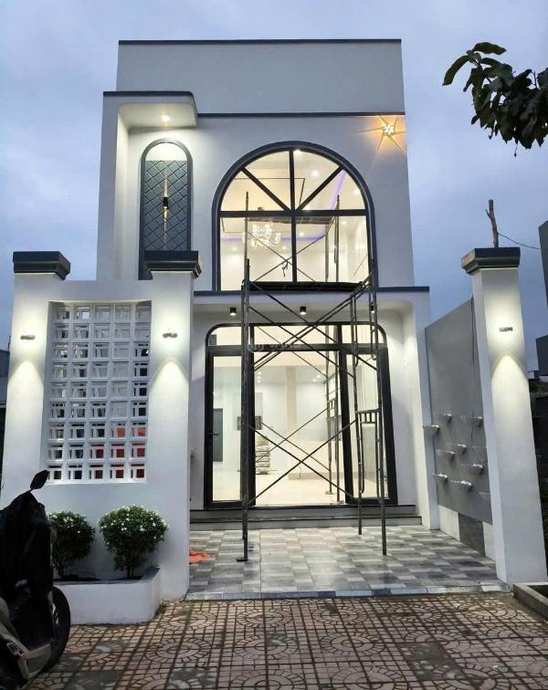 🍊🍊bán căn nhà mới đẹp 100m2 với thiết kế hiện đại lộ 🏢 giới 28m đường a4 kdc tân