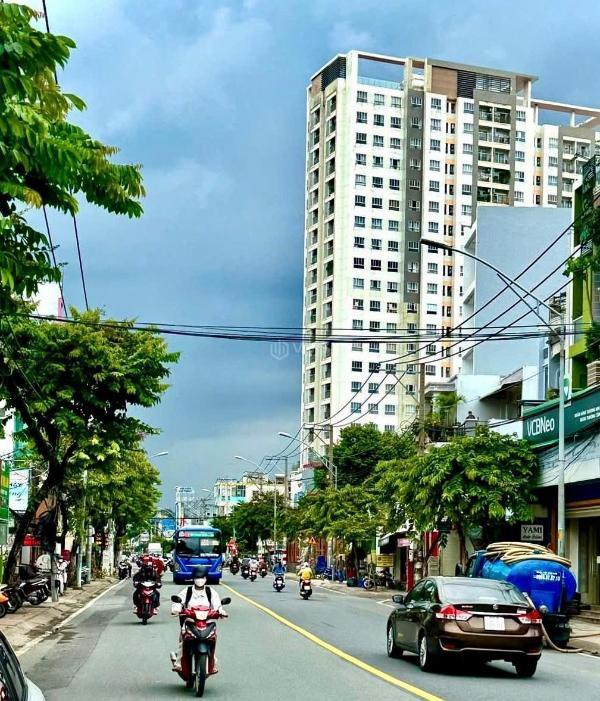 Chủ cần bán Nhà mặt phố 125m²