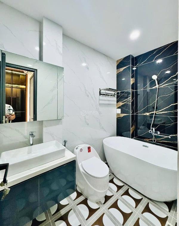 Bán Nhà mặt phố 120m²