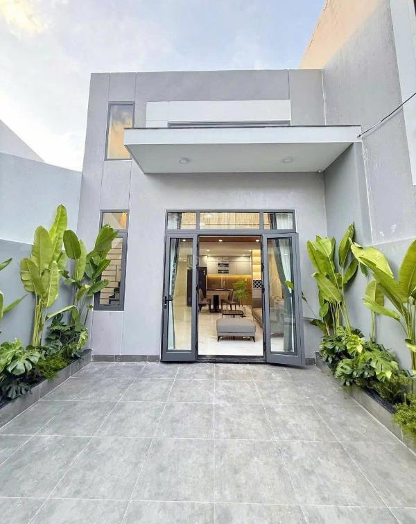 Bán Nhà mặt phố 100m²