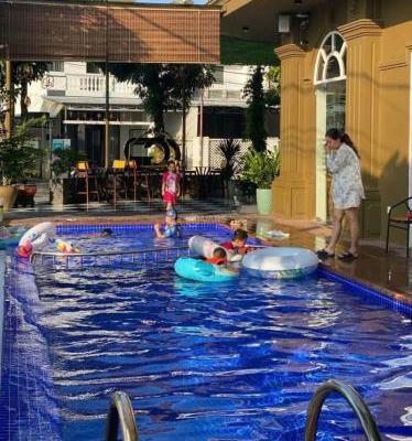 CHUYỂN NHƯỢNG KHÁCH 🏣 SẠN 5 TẦNG – LÔ GÓC 2 MẶT TIỀN – GẦN TRUNG TÂM PHỐ CỔ HỘI AN – DOANH T