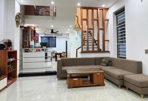 🍀 nhà 🏡 3 tầng 90m2 đủ công năng tiện nghi 2 mặt tiền trục đường chương dương